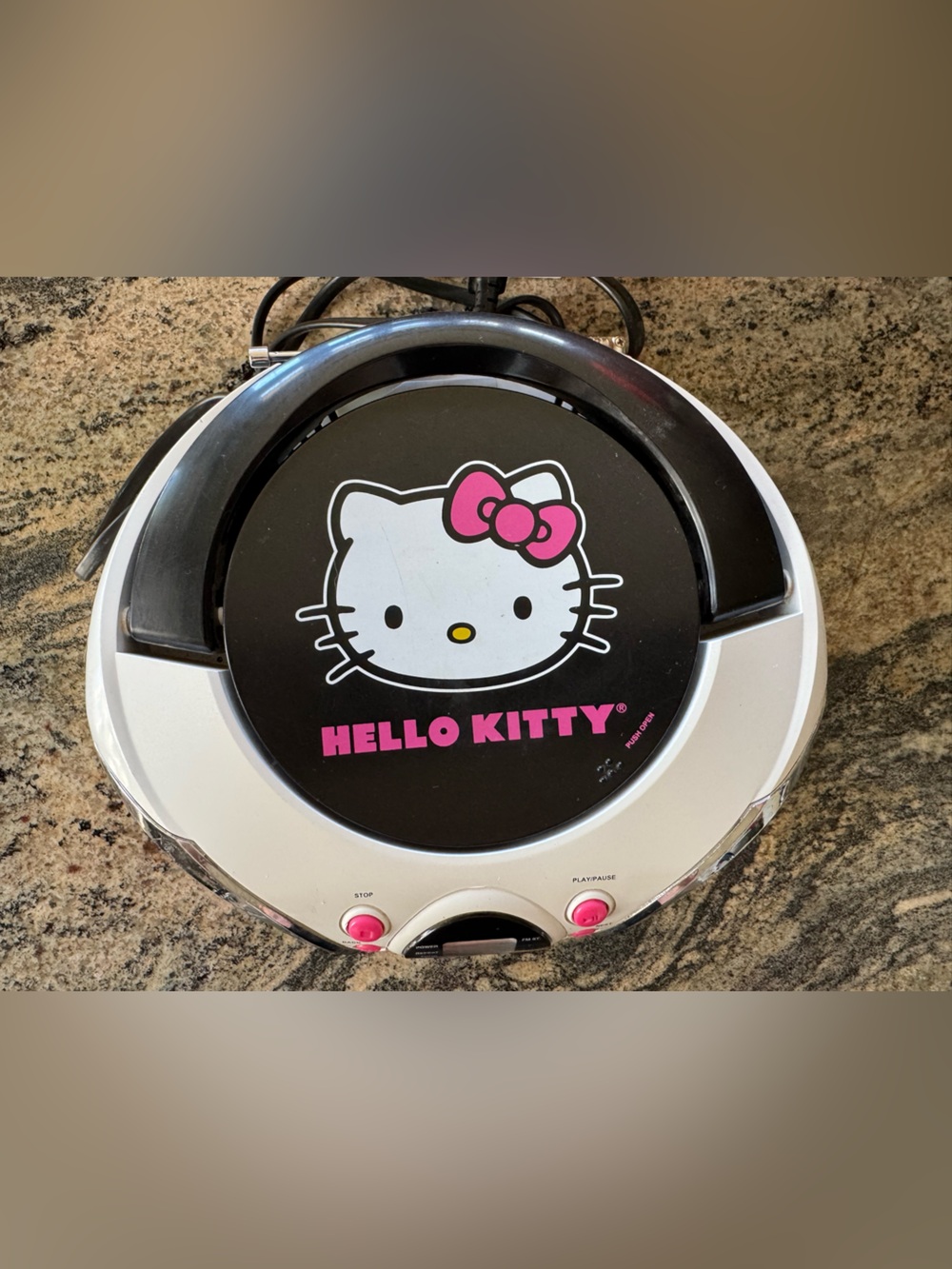 Hello Kitty CD Player - AM/FM Radio & Portable Boombox - Picture 6 of 12